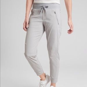 Athleta Light Gray Trekkie North Jogger Pants Sz 6